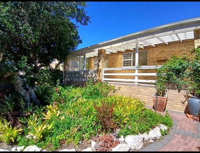 3 BEDROOM HOUSE FOR SALE IN STILBAAI-WES